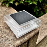Solar-powered pole lights, warm white LED outdoor pole lights, waterproof ABS solar fence lights, suitable for garden villa courtyard landscaping. - 图片 5